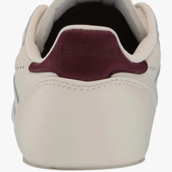 Reebok women’s class is leather sneaker in alabaster/maroon/chalk size 6 - Picture 5 of 8